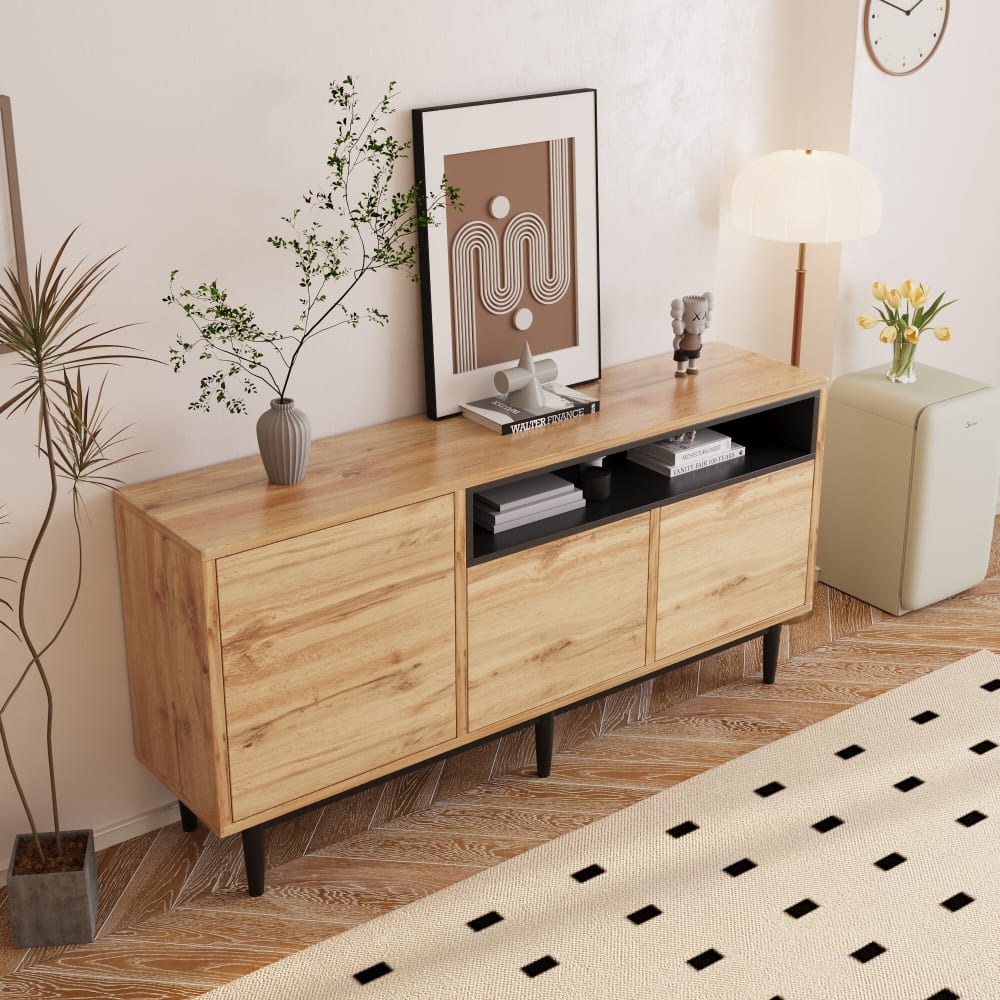 Buffet moderne en bois avec trois portes et étagères - Maisons du Monde