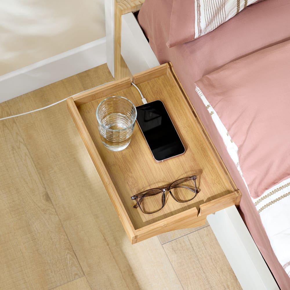 Table de chevet suspendue en bambou