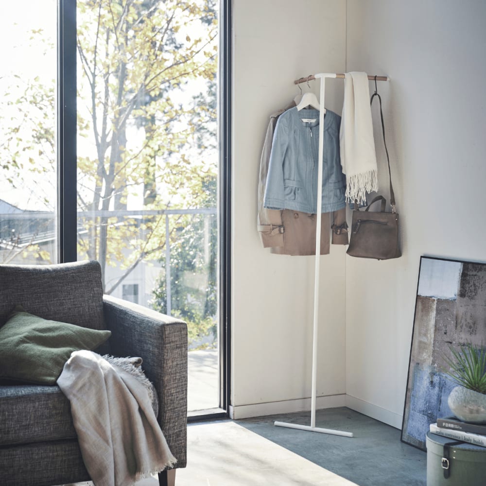 Porte-manteau d'angle incliné H160 cm - Blanc - Maisons du Monde
