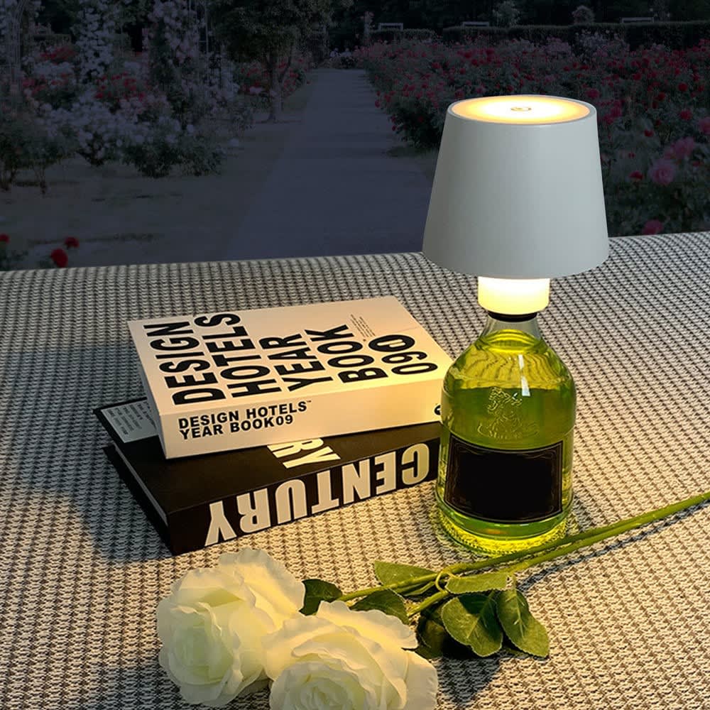 Lumière décorative pour bouteilles rechargeables en blanc