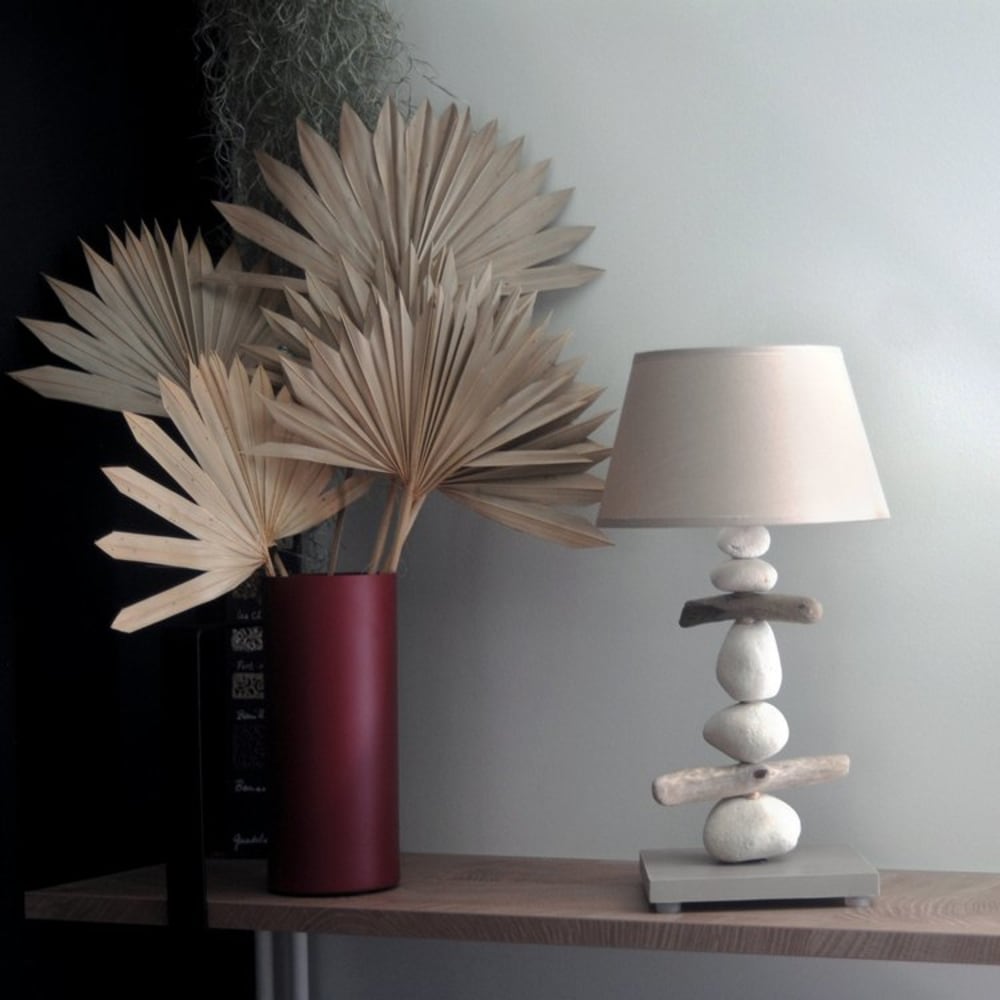 Lampe de chevet en bois taupe — vue 3