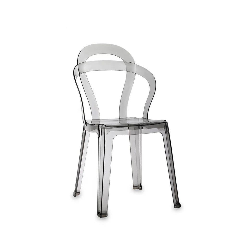 chaise design en plastique