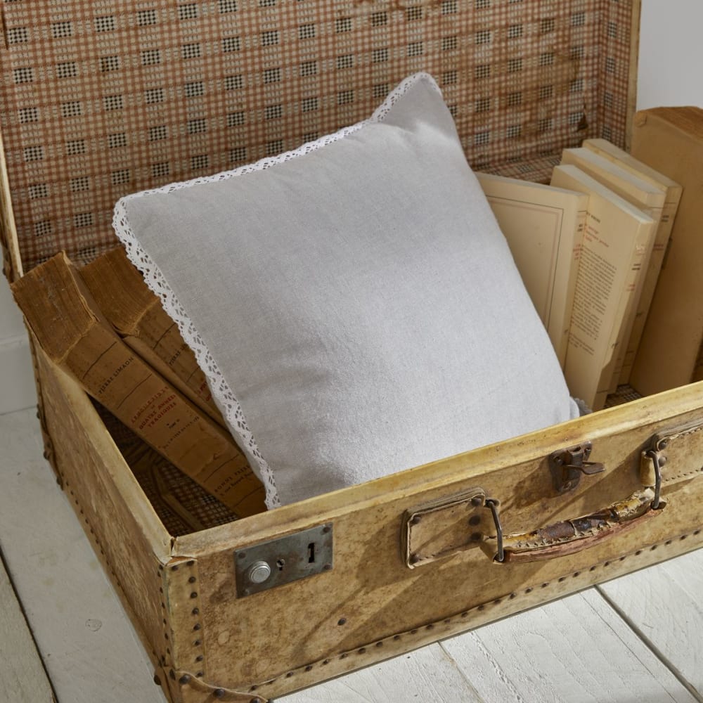 Coussin déhoussable finition dentelle coton uni 40x40 cm gris — vue 4
