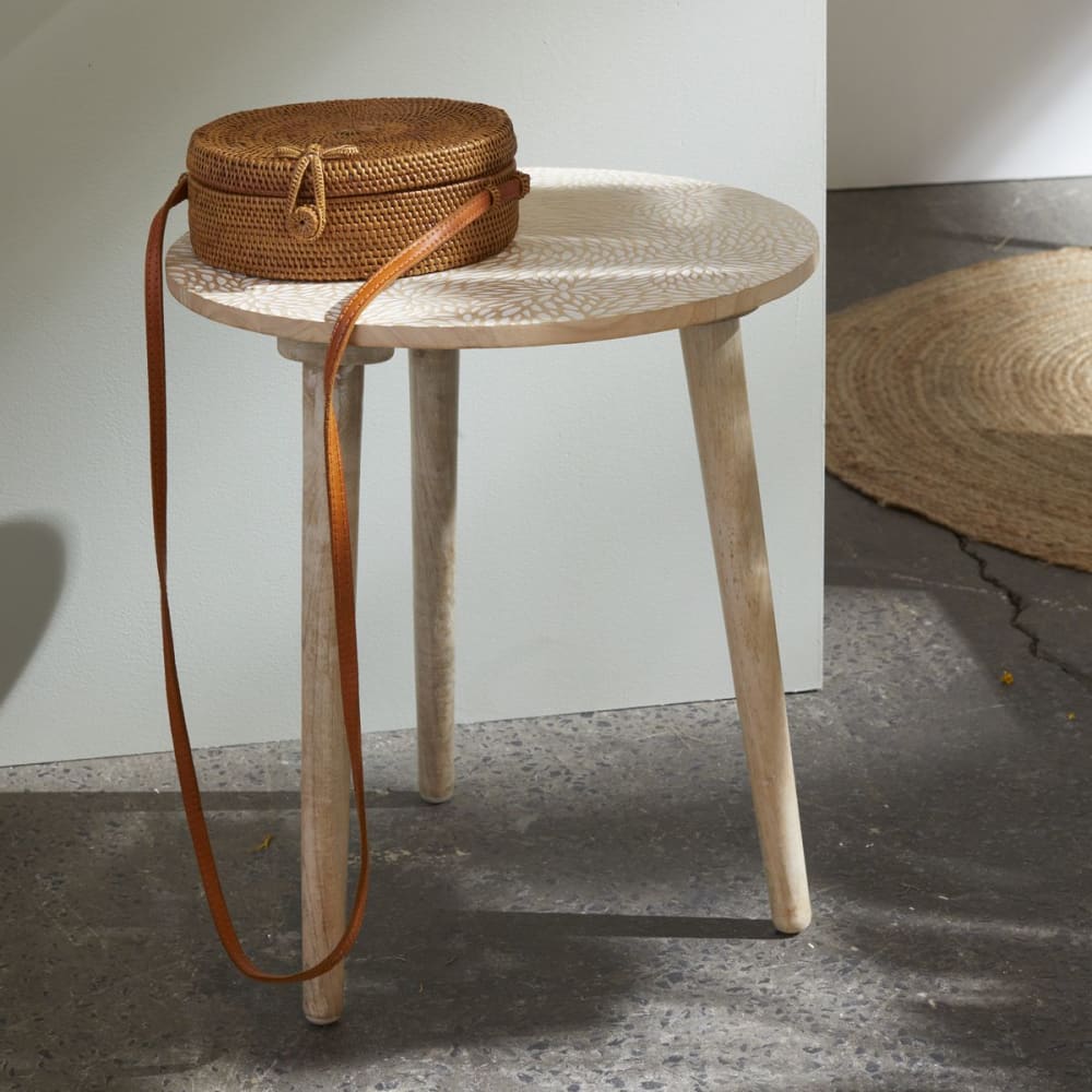 Bout de canapé imprimé motif devant bois  40x40 cm Beige