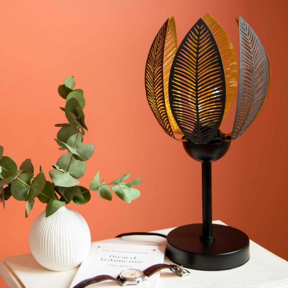 Lampe en métal perforé, à monter. — vue 3
