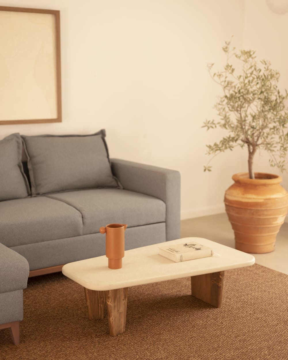 Table basse en microciment avec pieds en bois vieilli 100x30cm - Maisons du Monde