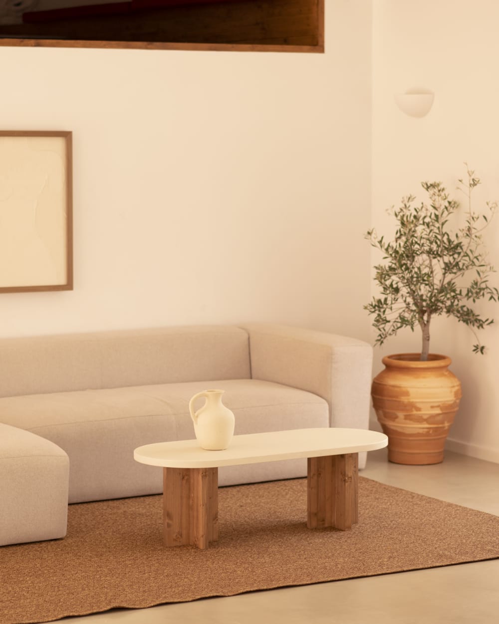 Table basse en microciment blanc cassé et vieilli 120x40cm - Maisons du Monde