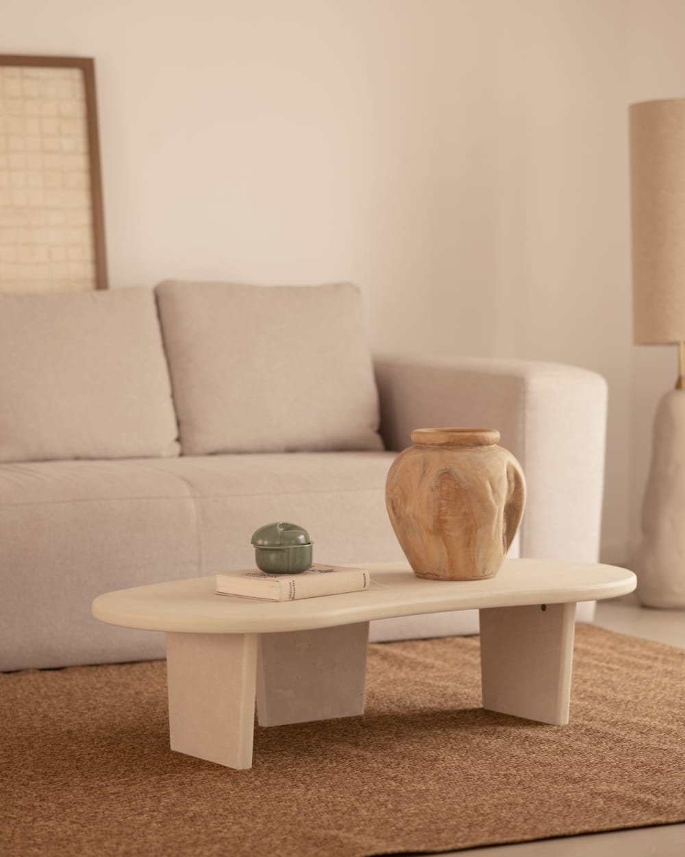 Table basse en microciment avec trois pieds blanc cassé 120x30cm - Maisons du Monde