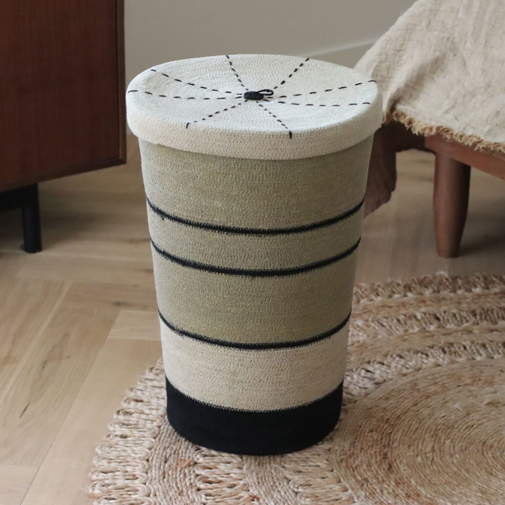 Panier à linge en jonc de mer naturel et noir h57cm - Maisons du Monde