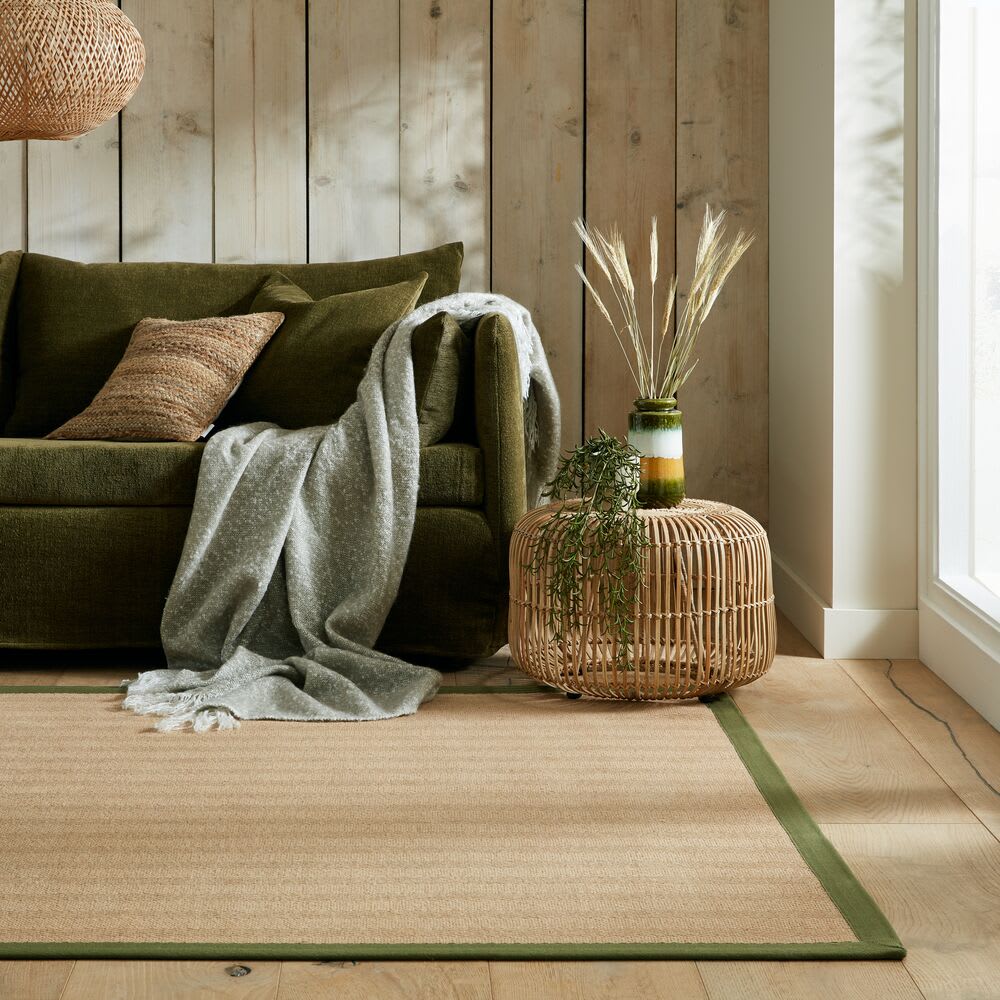 Tapis en jute beige avec bords verts kaki — vue 3