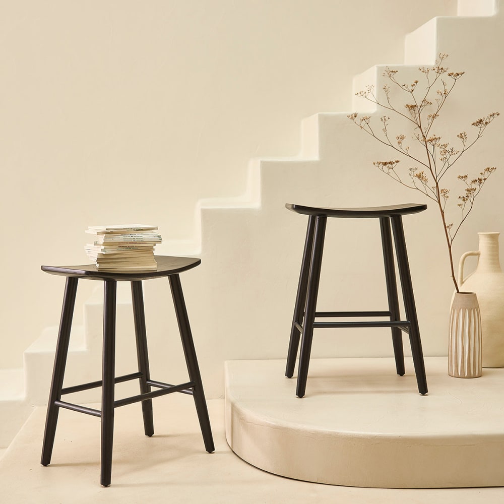 BERAH GETAH Lot de 2 tabourets en teck massif noirs 65 cm style contemporain Noir Bois - 48x67x35cm