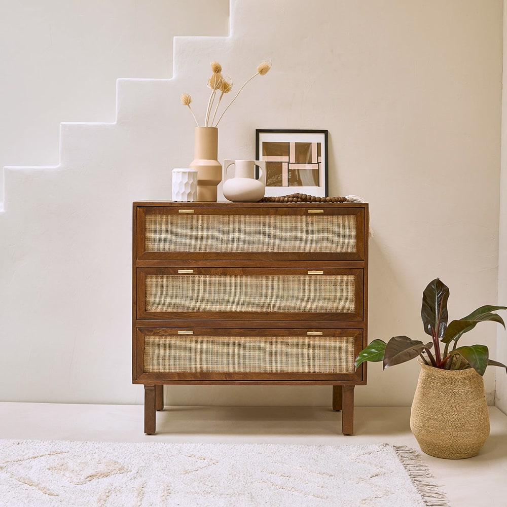 BERAH GETAH Kommode aus massivem Mangoholz und Rohrgeflecht in Nussbaumoptik 90cm style vintage Braun