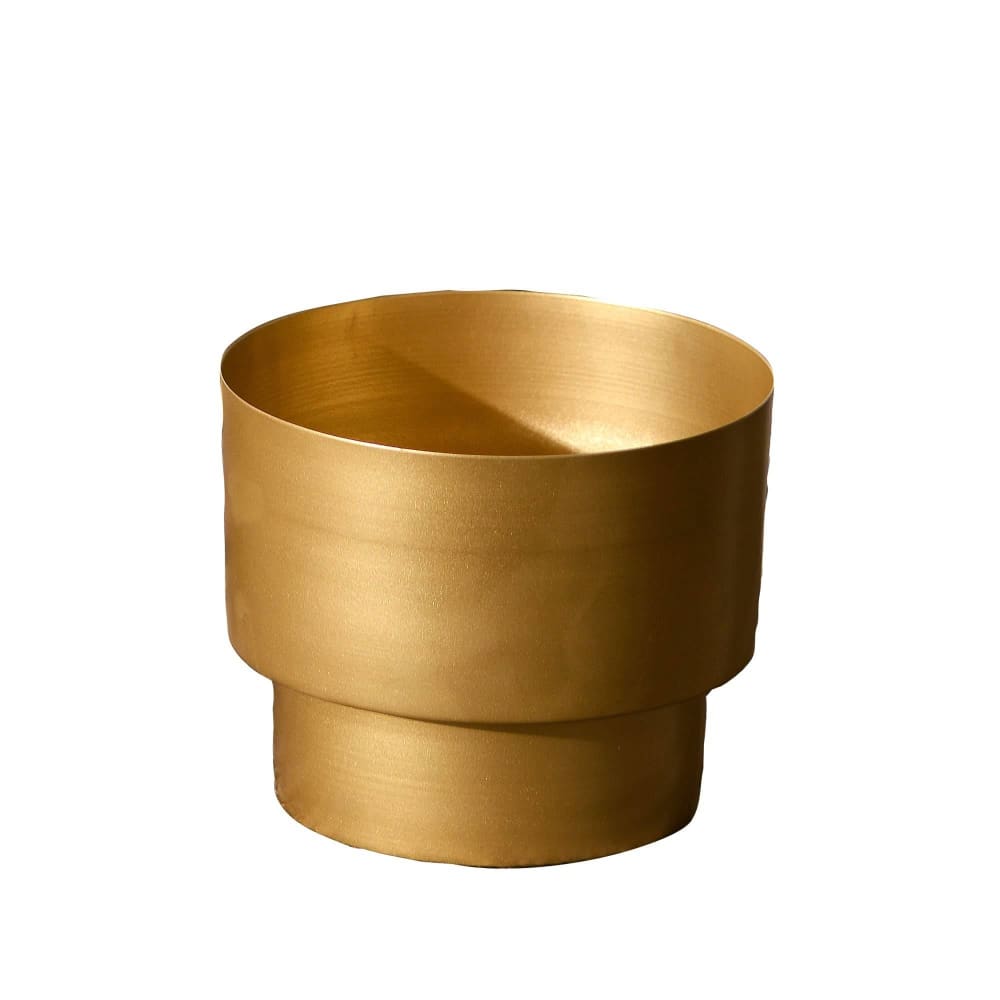 Pot, cache-pot en métal jaune doré