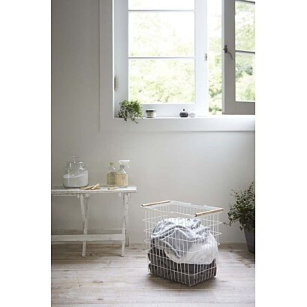 Panier à linge en acier et bois blanc