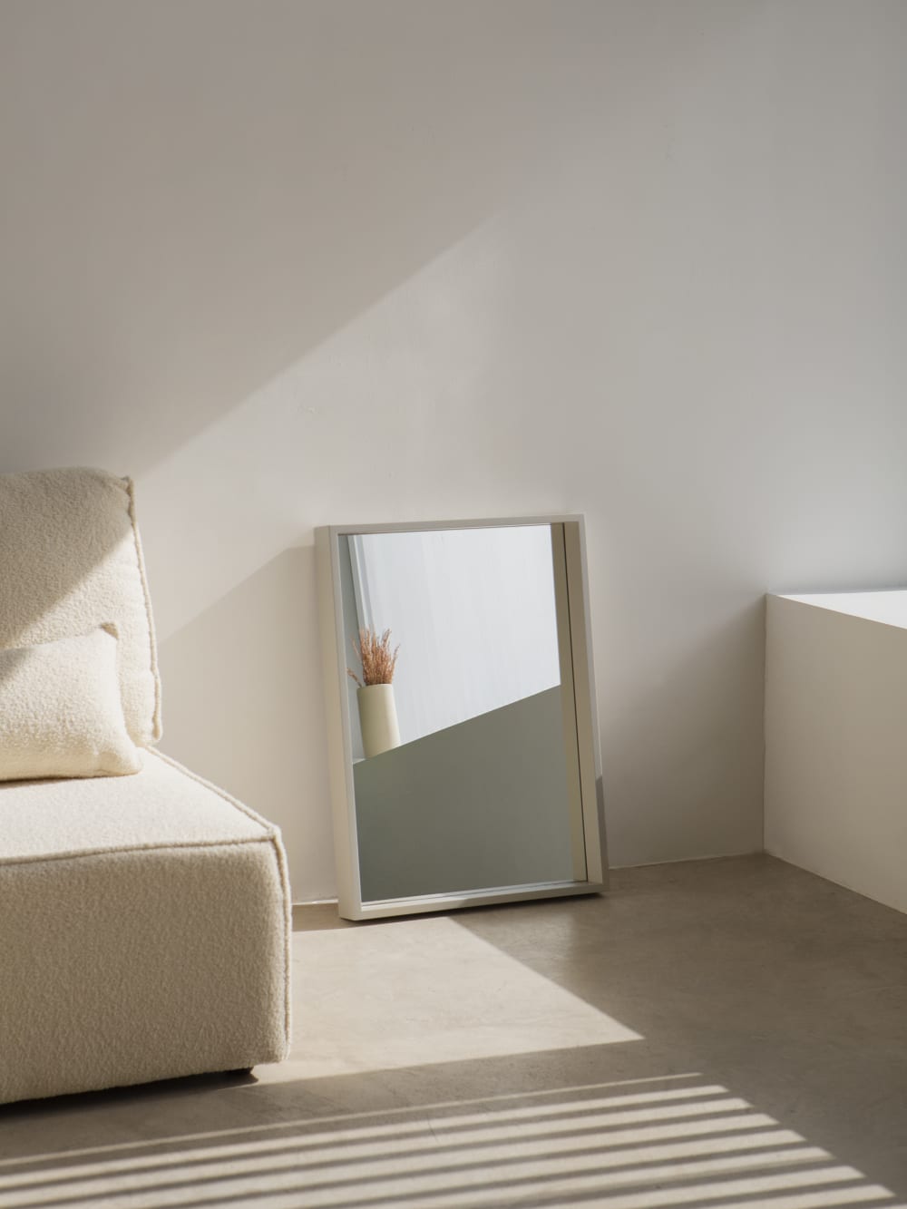 Miroir en MDF 73,5x53,5cm Taupe - Maisons du Monde