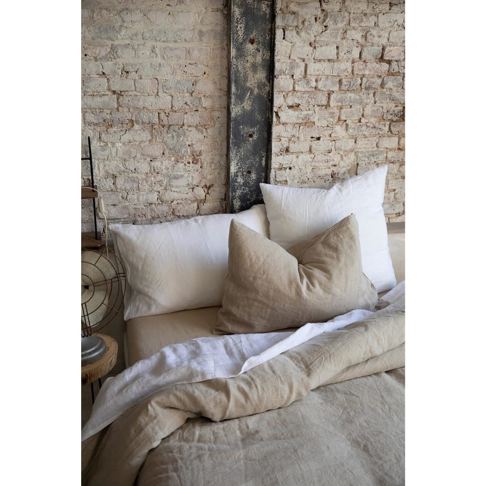 Taie d'oreiller stonewashed en lin naturel 65 x 65 cm — vue 4