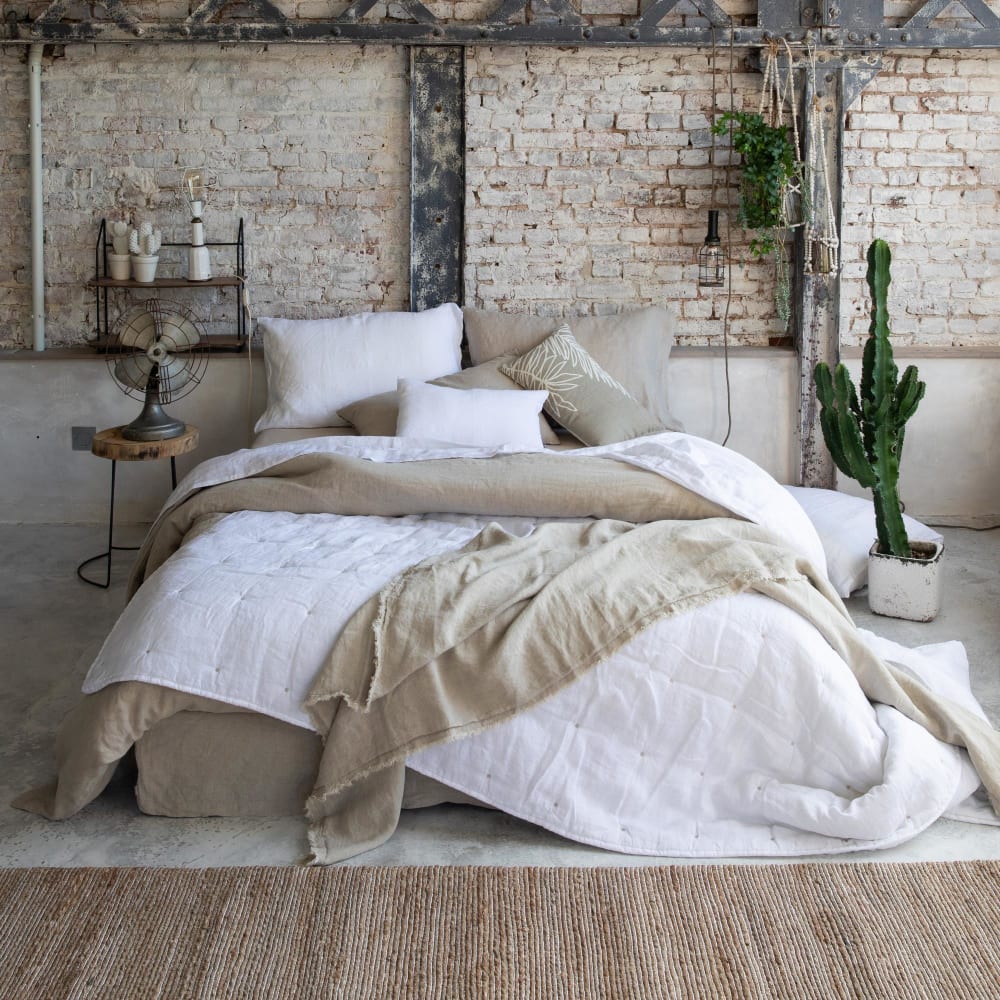 Chemin de lit stonewashed en lin naturel 90 x 240 cm - Maisons du Monde