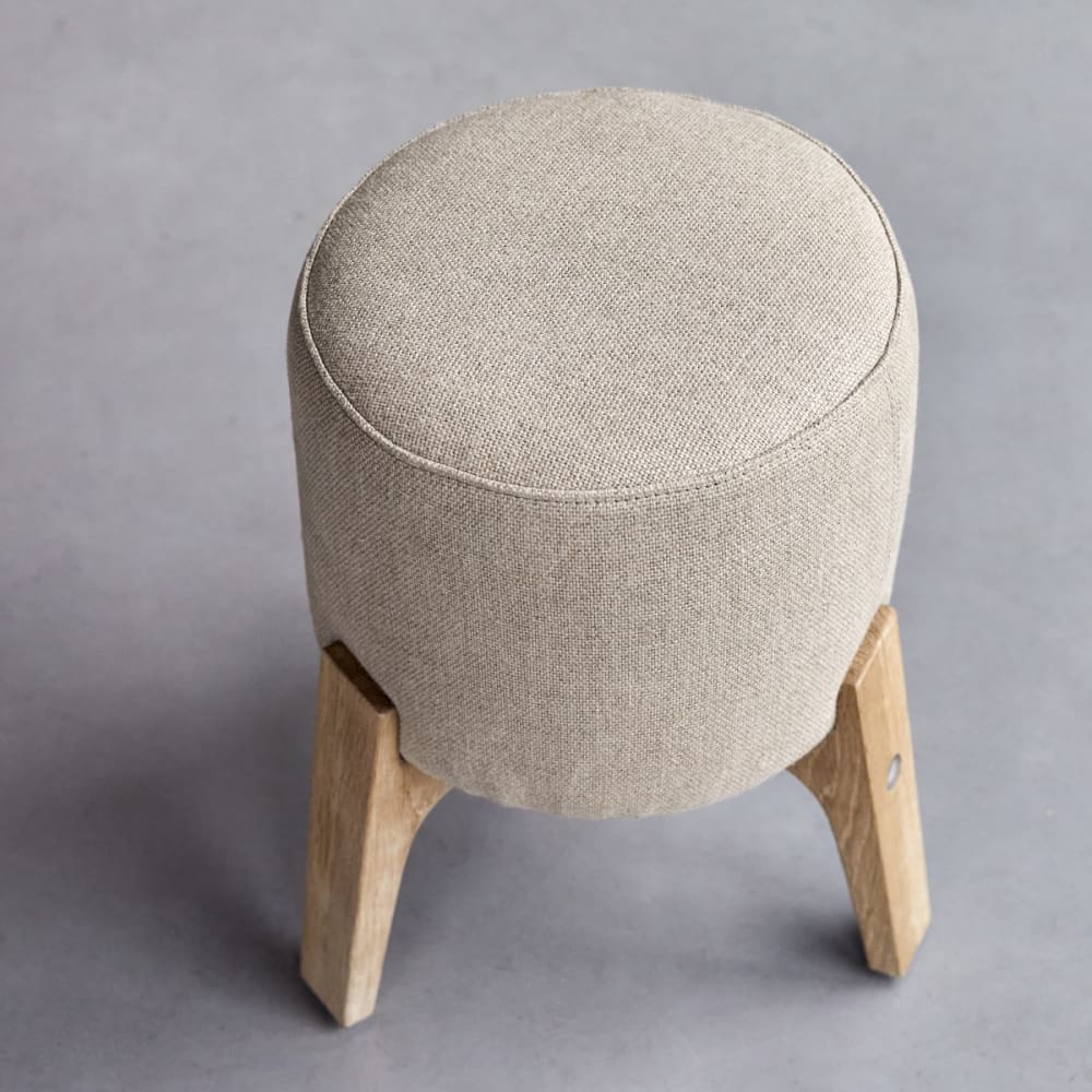 Sitzhocker Linen aus massivem Eichenholz - Maisons Du Monde