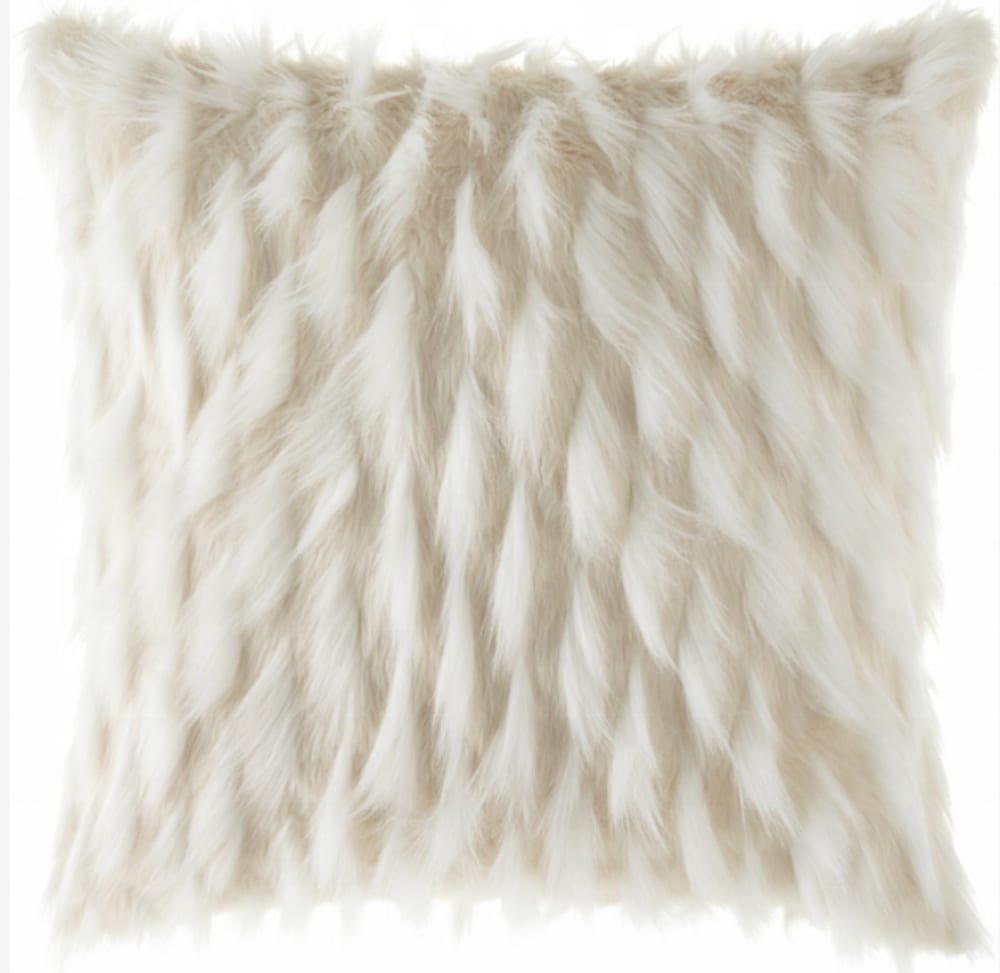 coussin en fausse fourrure
