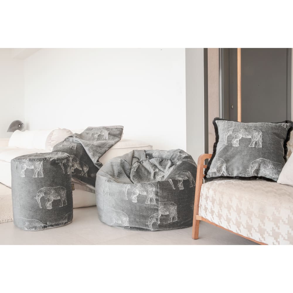 Pouf en velours gris avec éléphants brodées - Maisons du Monde