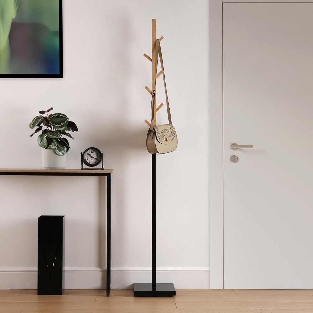 Porte manteau sur pied pour entrée ou couloir en métal noir et marron