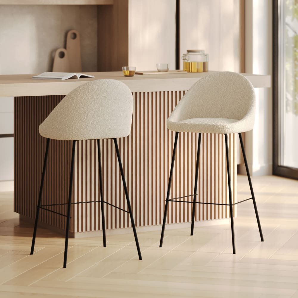 Set mit 2 Barstühlen aus weißem Boucle-Stoff, 75 cm - Maisons Du