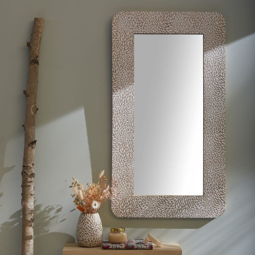 Miroir sculpté motif devant bois  91x51 cm Beige
