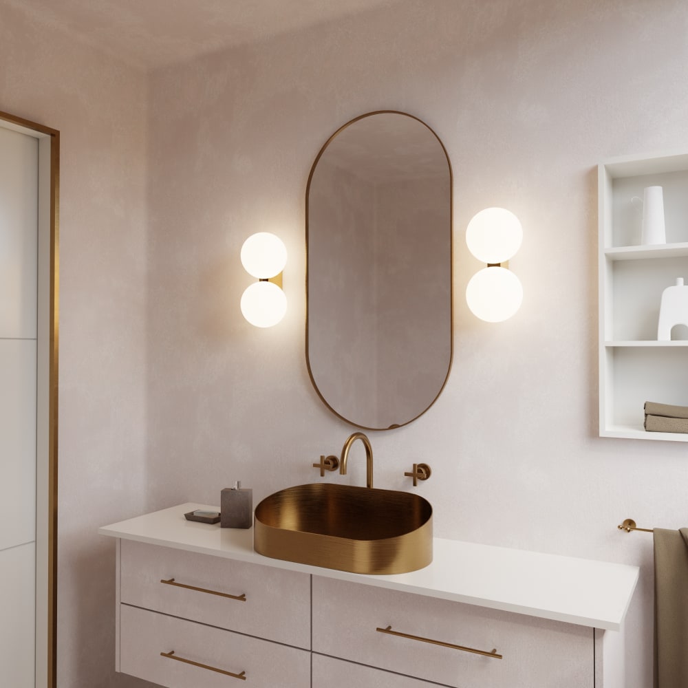 Applique à double boule en verre opale base bronze