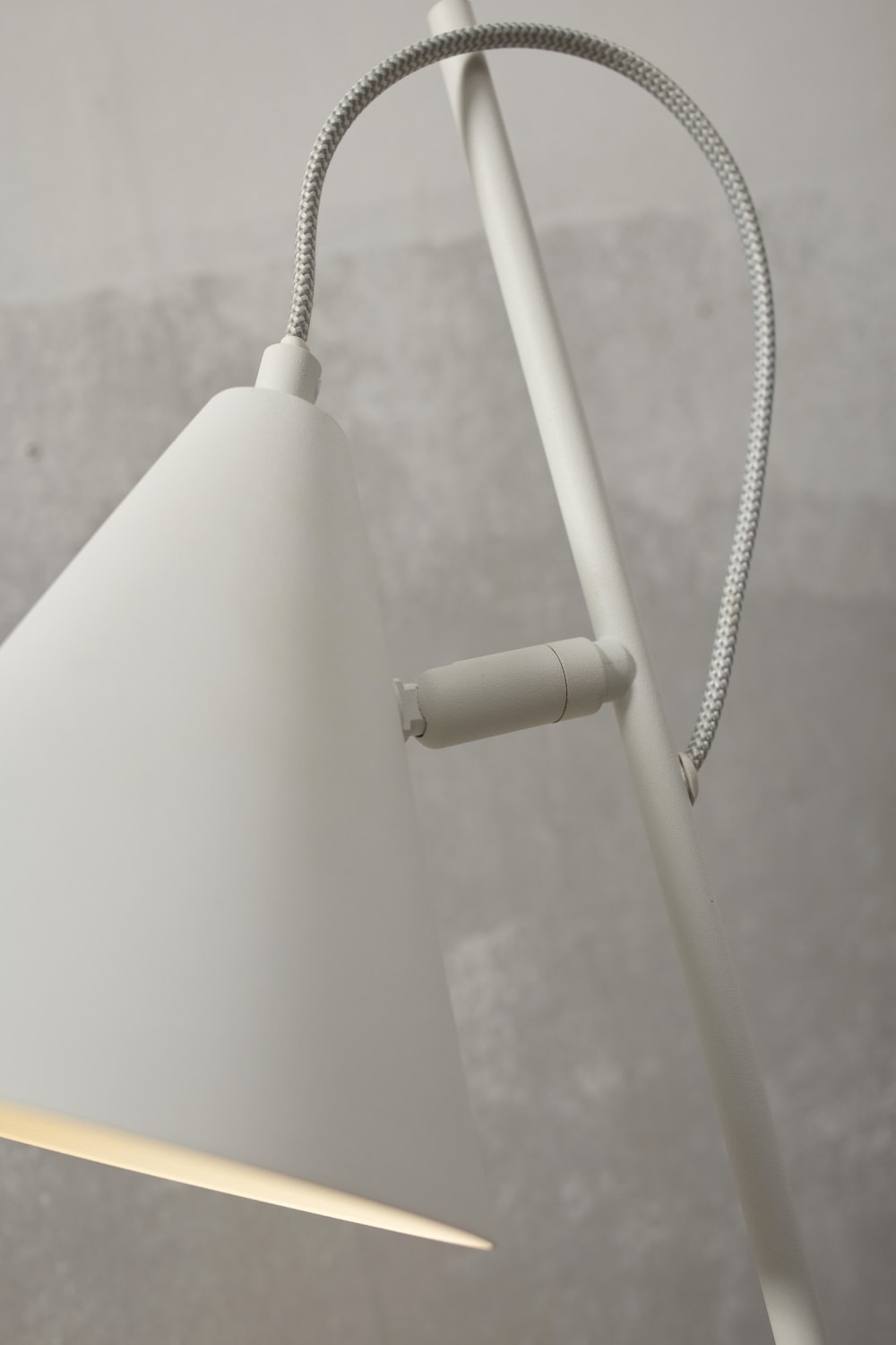 Lampe de table métal blanc 18x29x50.5cm — vue 4