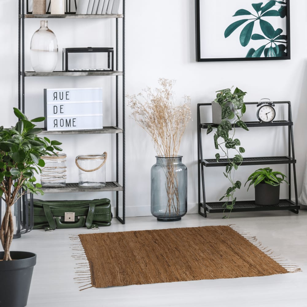 The Deco Factory Tapis en cuir tressé taupe 60x90 style inspirations d'ailleurs