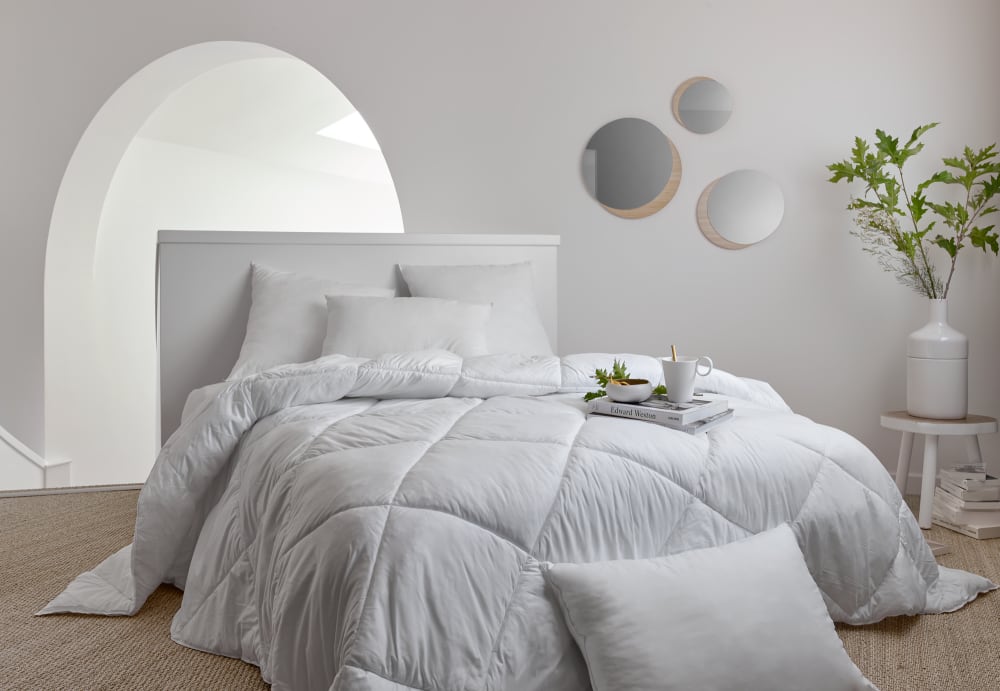 Couette en microfibre anti acariens 260 x 240 cm - Maisons du Monde