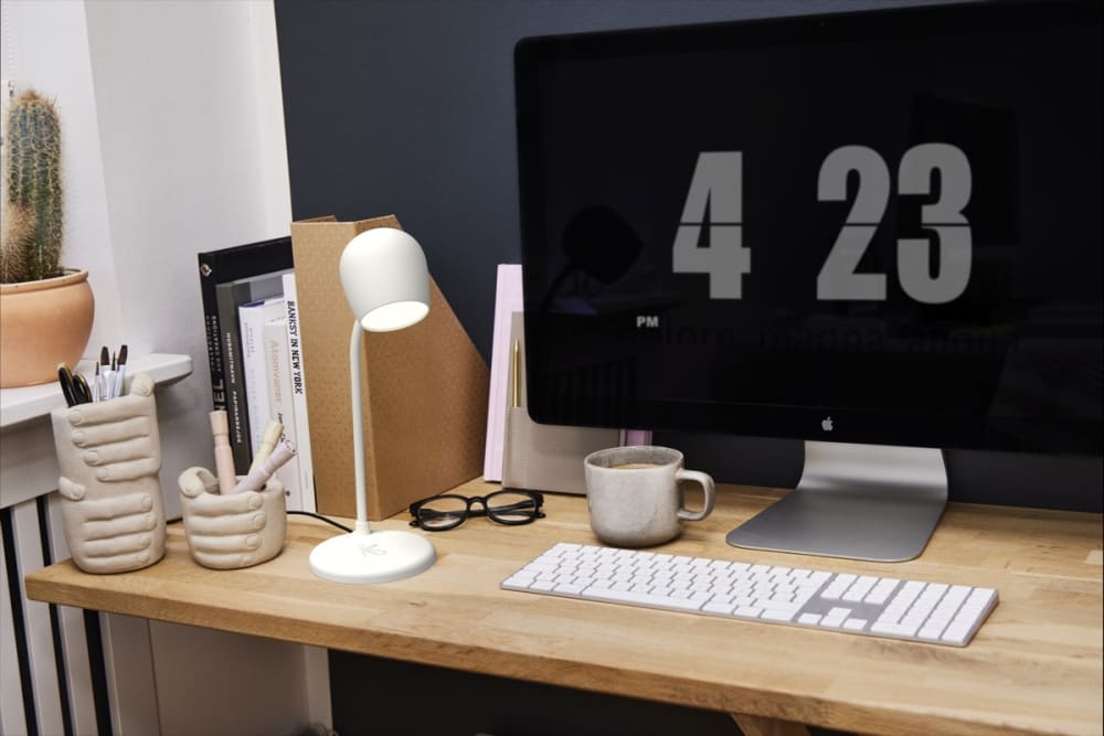 Chargeur sans fil avec lampe et haut ellie blanc — vue 4