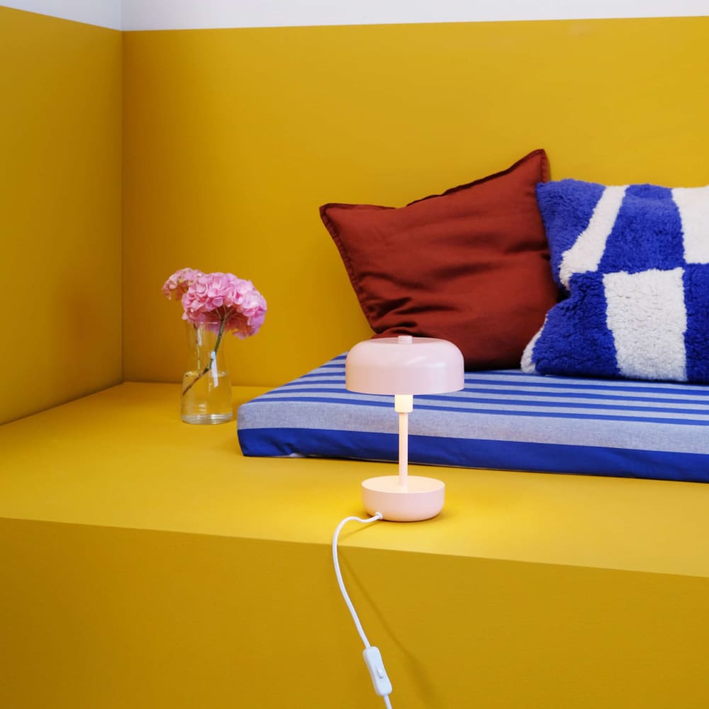 Lampe à poser métal rose — vue 4