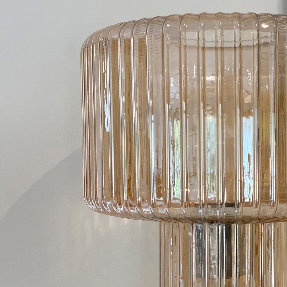 Lampe à poser en verre cannelé — vue 4