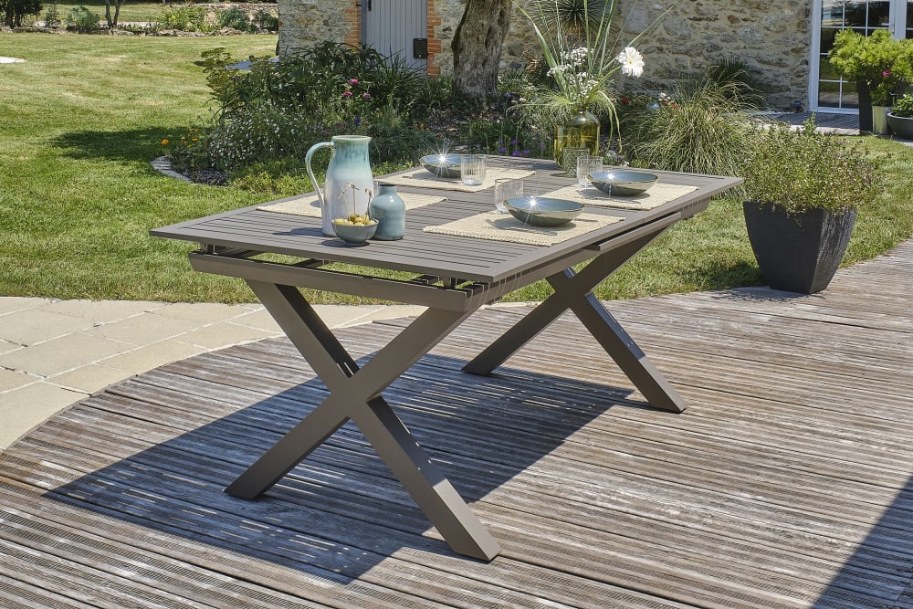 Table de jardin en aluminium - Maisons du Monde