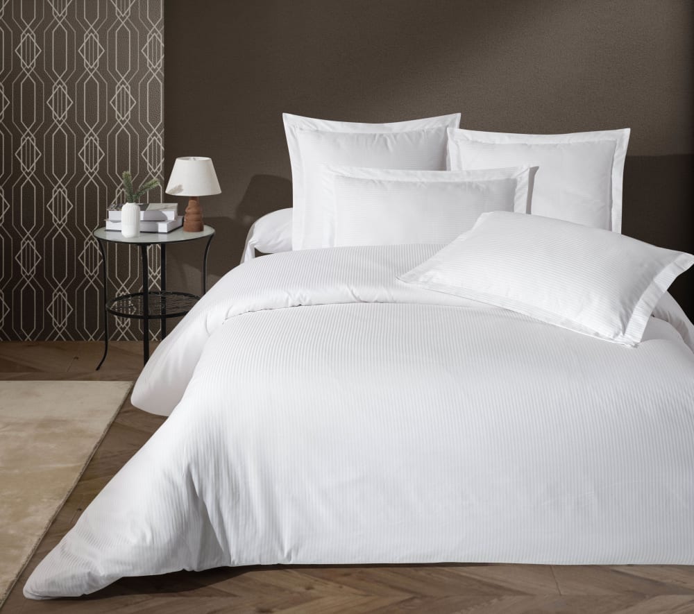 Parure de lit  2 personnes  260x240 cm  satin de coton rayé blanc