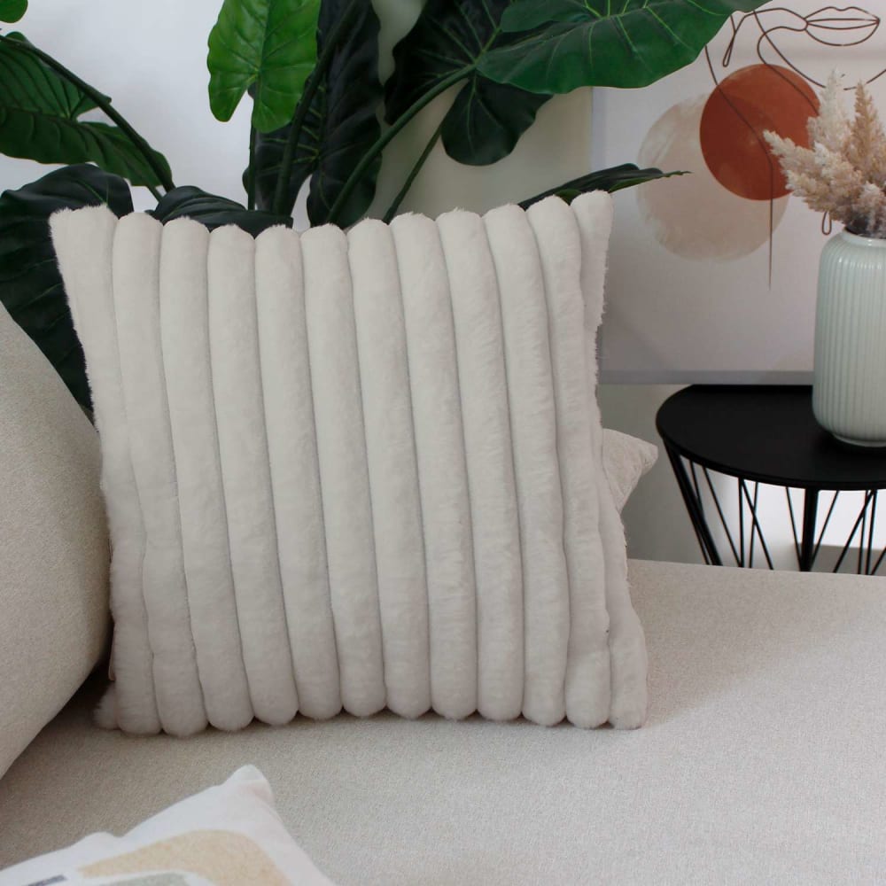 Coussin sela imitiation fourrure côtélée 40 x 40 cm beige — vue 3