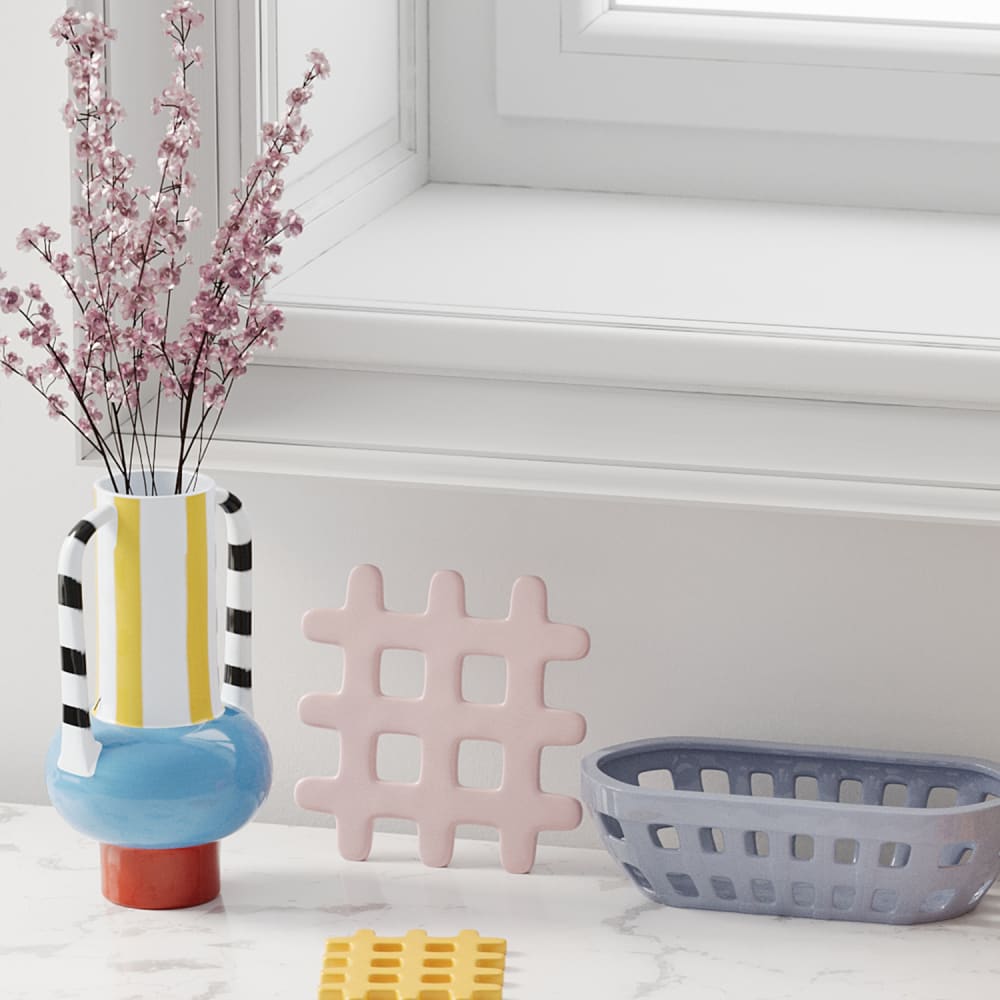 Vase décoratif en céramique rayée avec poignée — vue 3