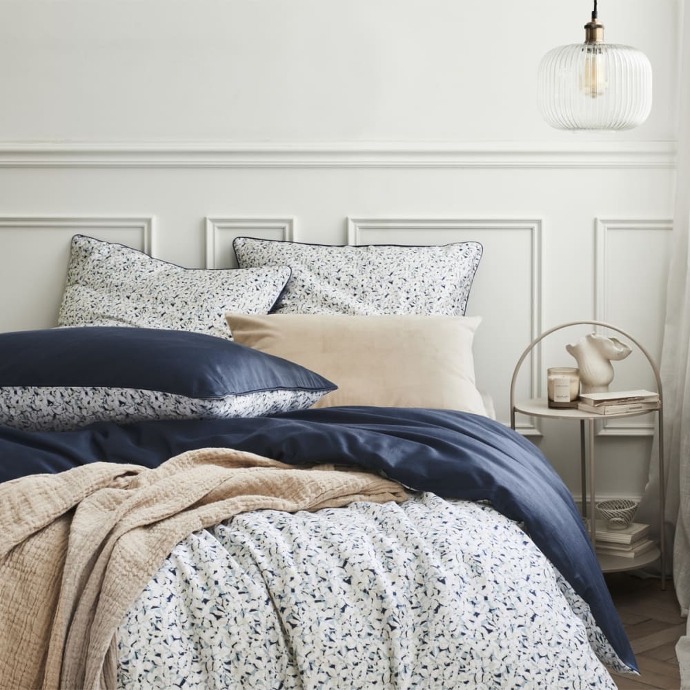 Taie d'oreiller en satin de coton bleu 65x65 - Maisons du Monde