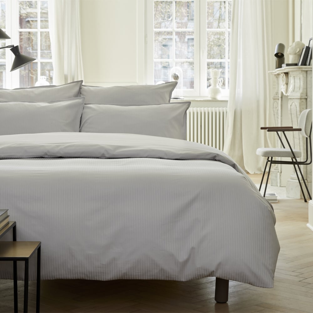 Taie d'oreiller en satin de coton gris 65x65 — vue 3