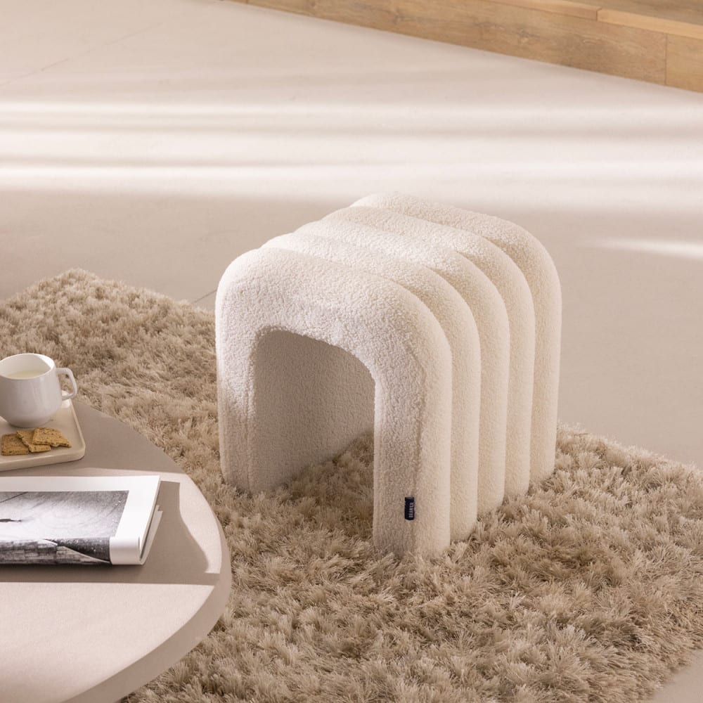 Tabouret rembourré en tissu bouclette - blanc - Maisons du Monde