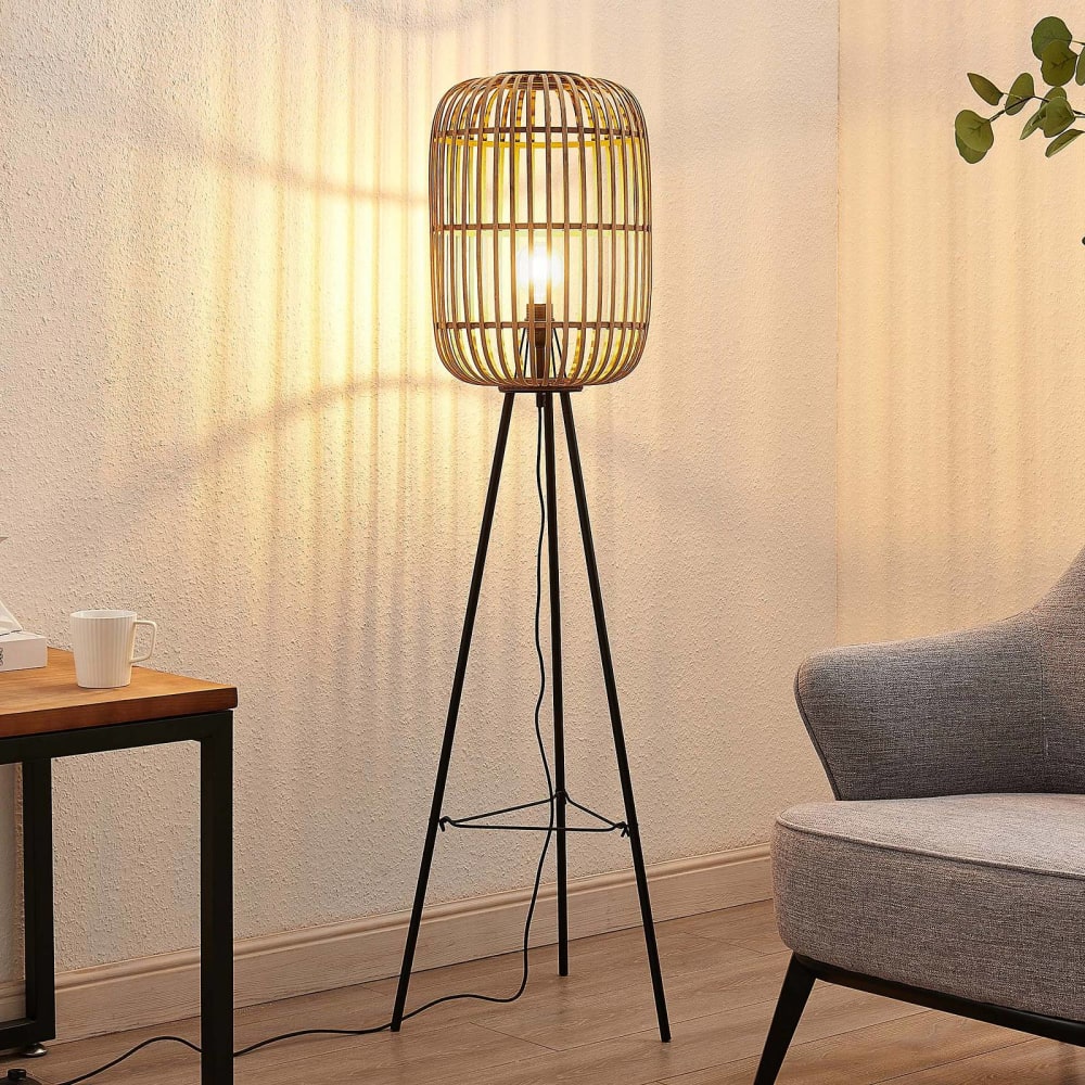 Lampadaire bois en bois marron — vue 4