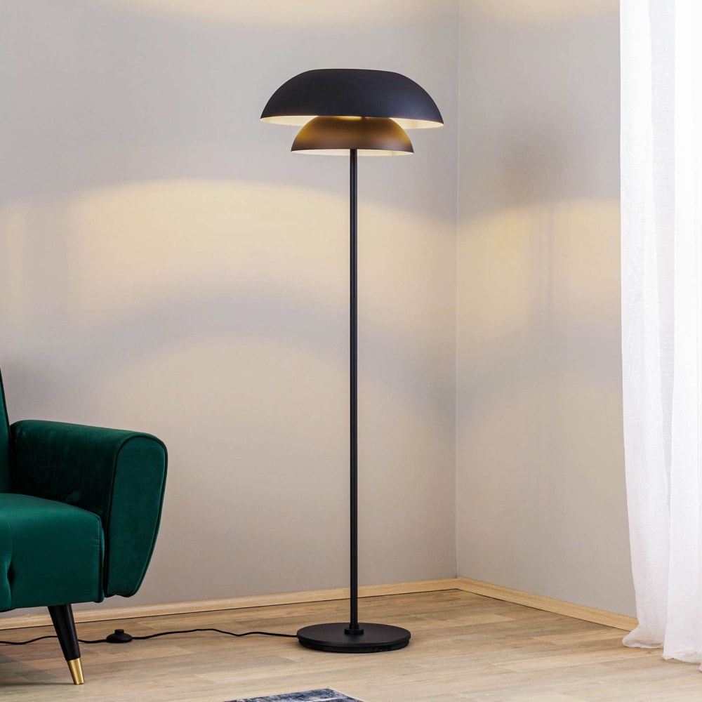 Lampadaire en métal noir — vue 4