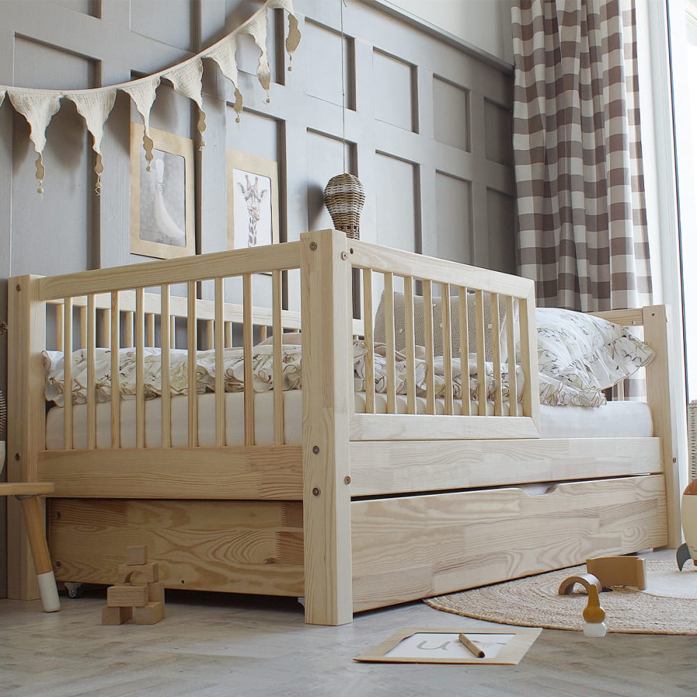 Petits meubles Bett 90x190 inklusive Seitengitter Sperrholz Naturholz Braun Baby