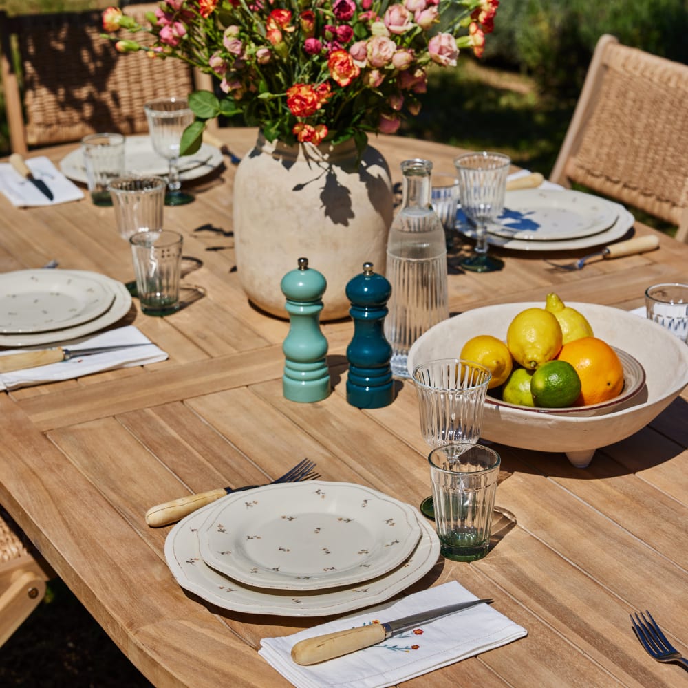 Table ovale de jardin 220x115 et 8 chaises en corde beige - Maisons du Monde