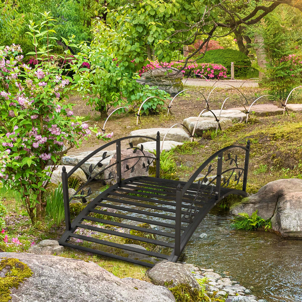 Pont de jardin bassin avec balustrade motif de vigne acier noir