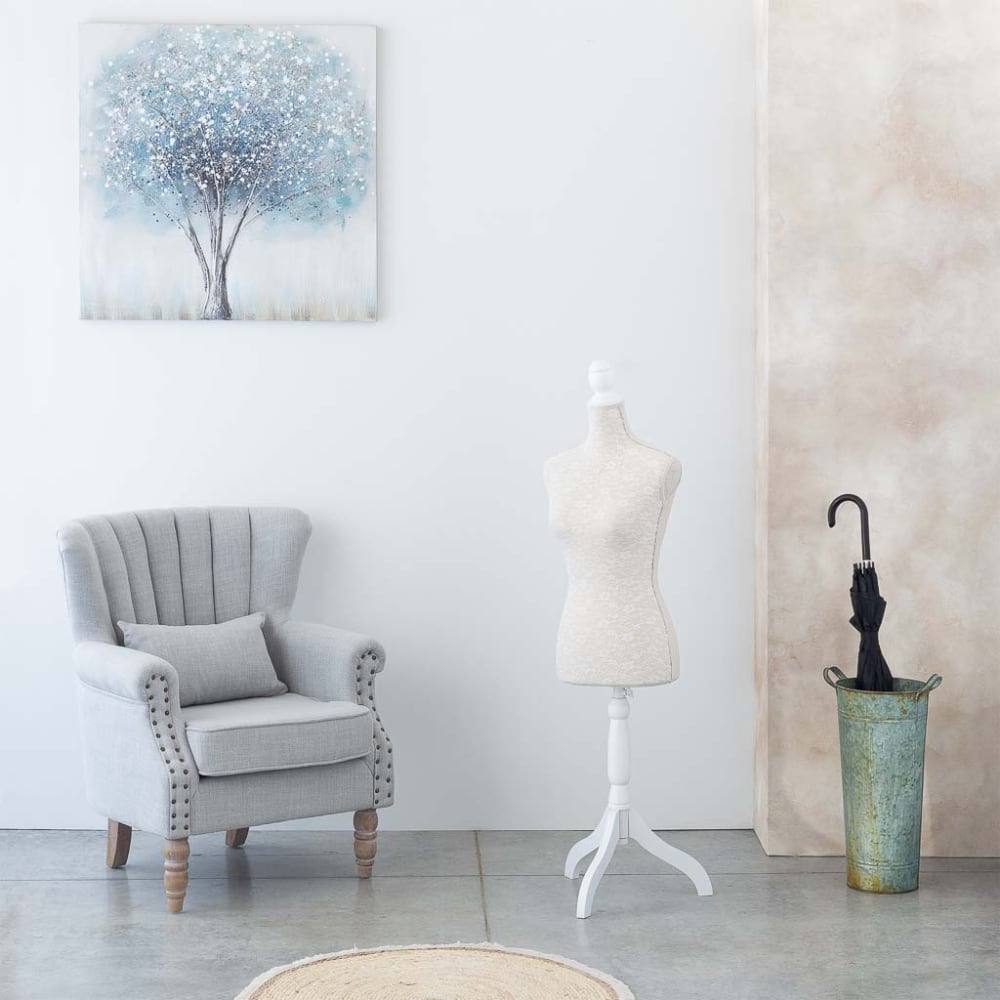 Mannequin en bois et mousse habillé de tissu crème 24x37,5x168h