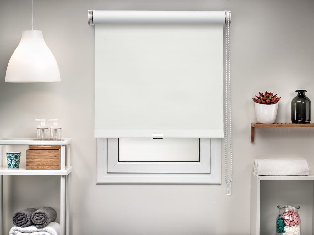 Store enrouleur occultant 105 x 250  blanc