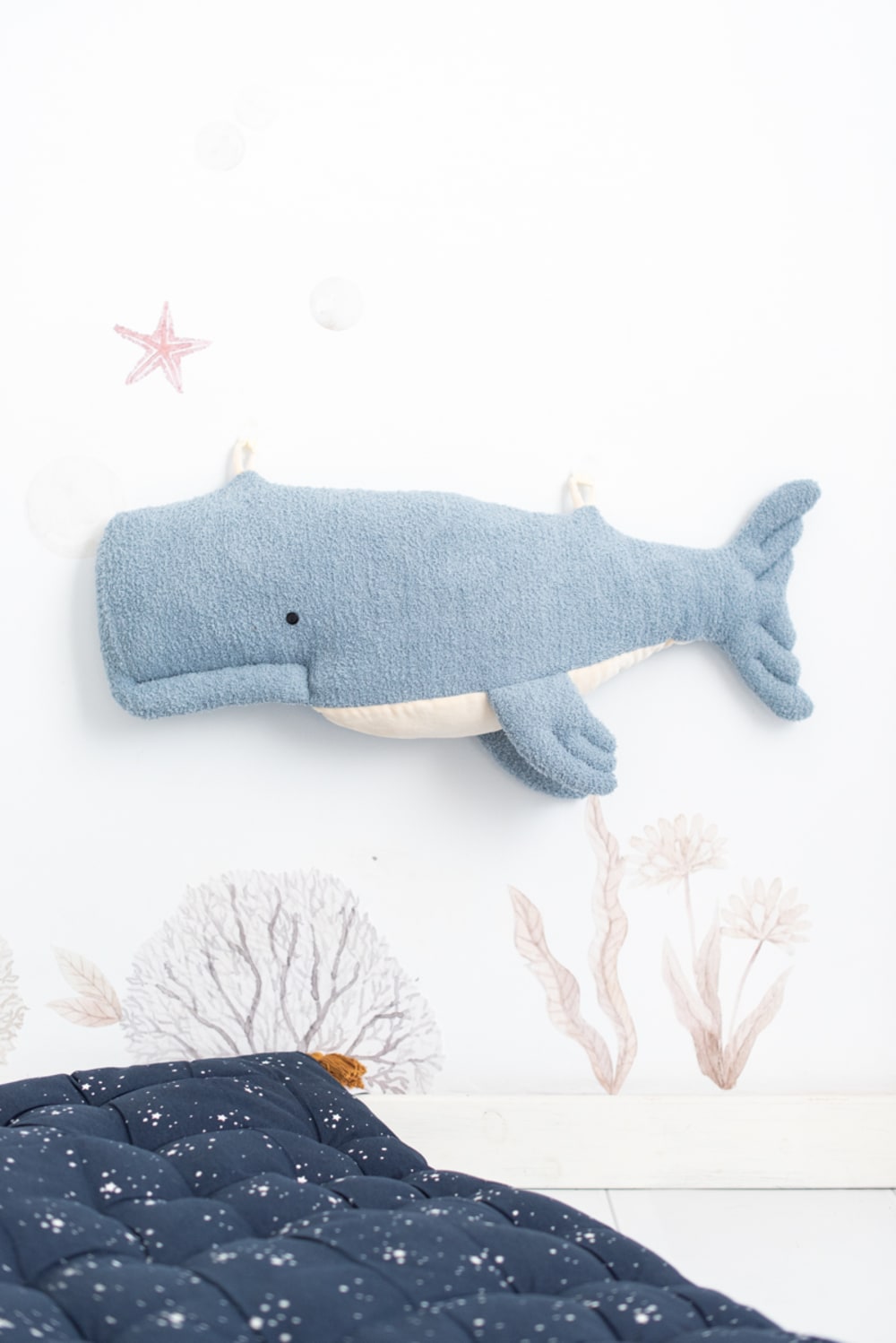 Peluche murale béluga bleu clair - Maisons du Monde