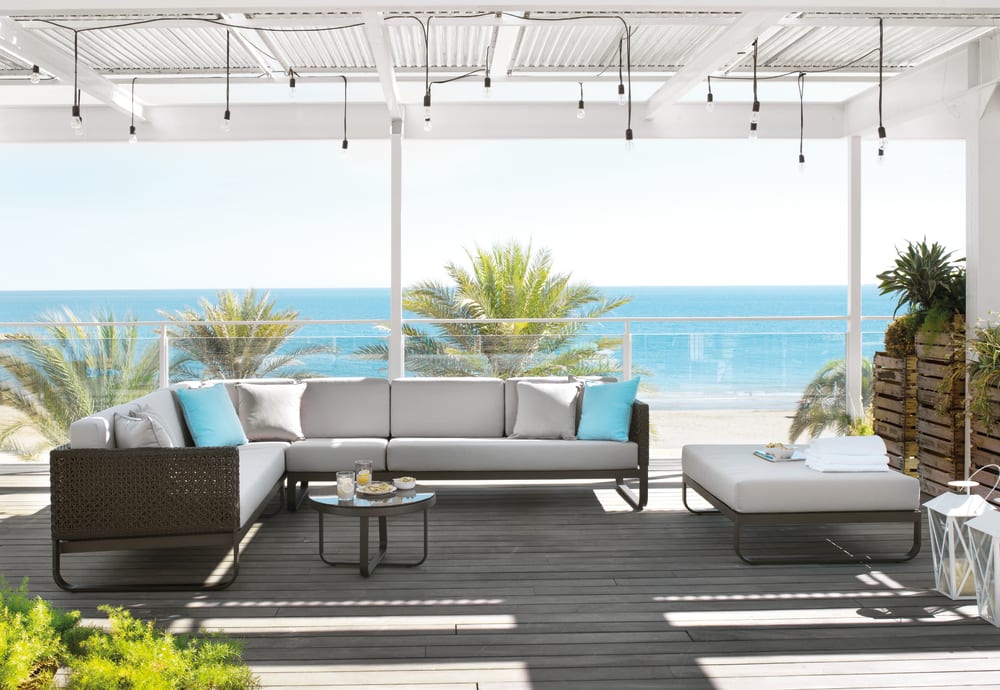 Canapé 2 places accoudoir droit aluminium marron avec coussins gris